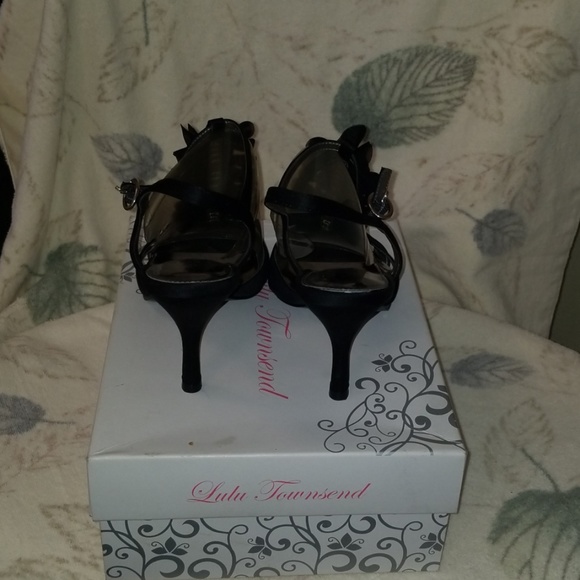 Lulu Townsend Black Strappy Heel - Picture 3 of 3